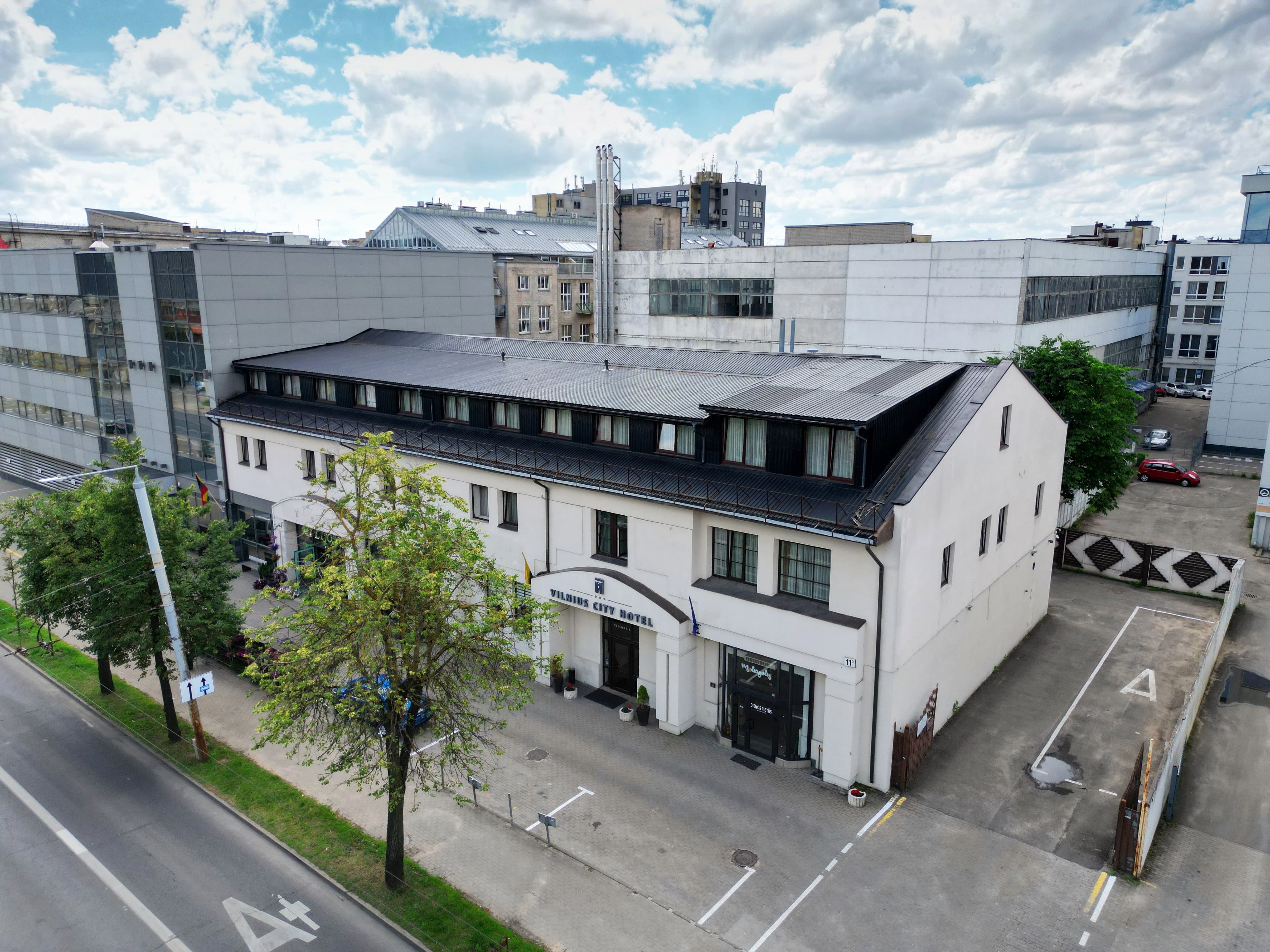 Cover image for S11 – Studio